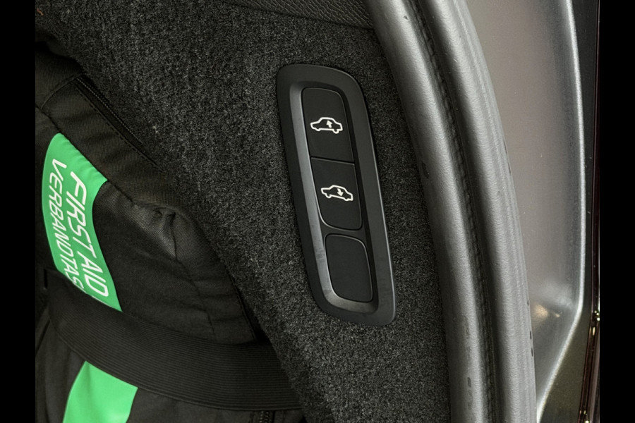 Volvo XC90 2.0 T8 456PK 12/25 Bowers & Wilkins LUCHTVERING AWD 7P ULTRA DARK SCHUIFDAK ELEK.TREKHAAK SCHUIFDAK 21''LMV STOEL/STUUR.VERW PANORAMA STANDKACHEL HEADUP PHEV ✅Top Auto's Wijchen✅ 170 Nieuwe en bijna nieuwe Auto's met : Benzine /  PHEV / Plug in hybrid / Hybrid / Mild hybrid / HEV / Keuze uit Plus / /Ultra/ Bright / Dark / Black Edition /