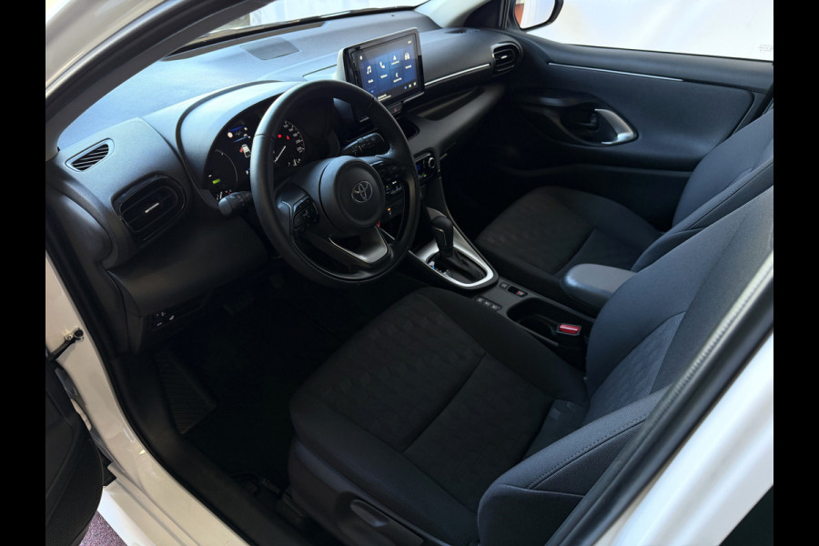 Toyota Yaris 1.5 HYBRID STOEL/STUUR VERW CARPLAY CAMERA LMV ADAP.CRUISE ✅ Top Auto's Wijchen , Al 30 Jaar verkoop van Toyota , Type's Launch / Executive / Dynamic / First Edition / Business / Zowel Phev / Hev / Benzine / met fabrieksgarantie ✅