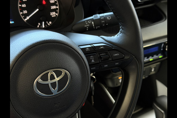 Toyota Yaris 1.5 HYBRID STOEL/STUUR VERW CARPLAY CAMERA LMV ADAP.CRUISE ✅ Top Auto's Wijchen , Al 30 Jaar verkoop van Toyota , Type's Launch / Executive / Dynamic / First Edition / Business / Zowel Phev / Hev / Benzine / met fabrieksgarantie ✅