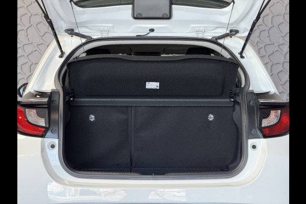 Toyota Yaris 1.5 HYBRID STOEL/STUUR VERW CARPLAY CAMERA LMV ADAP.CRUISE ✅ Top Auto's Wijchen , Al 30 Jaar verkoop van Toyota , Type's Launch / Executive / Dynamic / First Edition / Business / Zowel Phev / Hev / Benzine / met fabrieksgarantie ✅