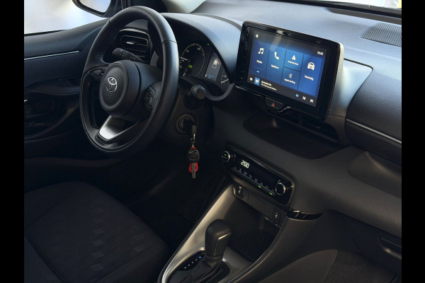 Toyota Yaris 1.5 HYBRID STOEL/STUUR VERW CARPLAY CAMERA LMV ADAP.CRUISE ✅ Top Auto's Wijchen , Al 30 Jaar verkoop van Toyota , Type's Launch / Executive / Dynamic / First Edition / Business / Zowel Phev / Hev / Benzine / met fabrieksgarantie ✅