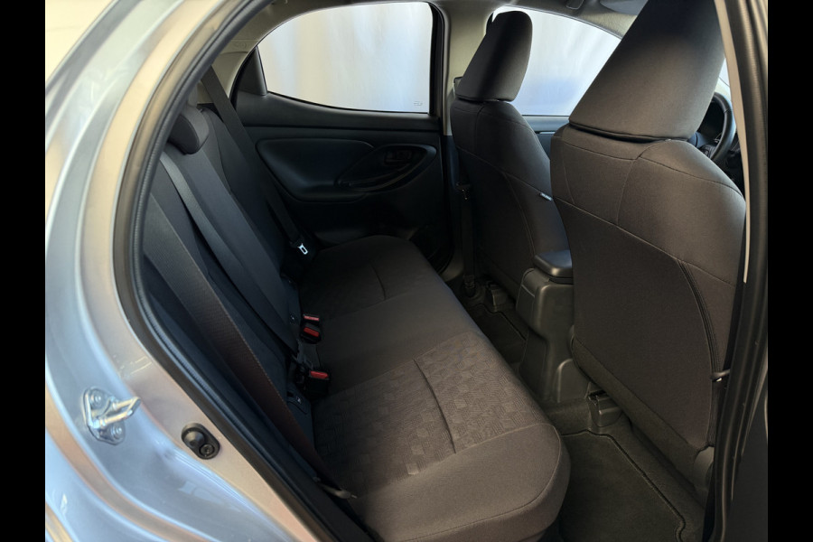 Toyota Yaris 1.5 HYBRID STOEL/STUUR VERW CARPLAY CAMERA LMV ADAP.CRUISE ✅ Top Auto's Wijchen , Al 30 Jaar verkoop van Toyota , Type's Launch / Executive / Dynamic / First Edition / Business / Zowel Phev / Hev / Benzine / met fabrieksgarantie ✅