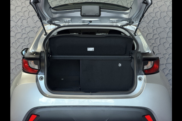 Toyota Yaris 1.5 HYBRID STOEL/STUUR VERW CARPLAY CAMERA LMV ADAP.CRUISE ✅ Top Auto's Wijchen , Al 30 Jaar verkoop van Toyota , Type's Launch / Executive / Dynamic / First Edition / Business / Zowel Phev / Hev / Benzine / met fabrieksgarantie ✅