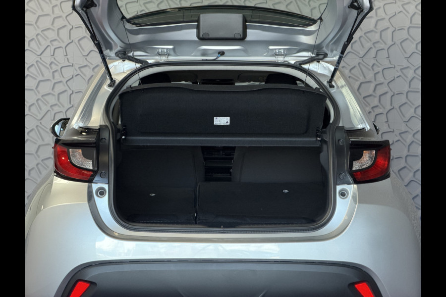 Toyota Yaris 1.5 HYBRID STOEL/STUUR VERW CARPLAY CAMERA LMV ADAP.CRUISE ✅ Top Auto's Wijchen , Al 30 Jaar verkoop van Toyota , Type's Launch / Executive / Dynamic / First Edition / Business / Zowel Phev / Hev / Benzine / met fabrieksgarantie ✅