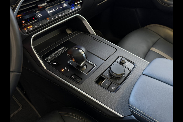 Mazda CX-60 2.5 e-SkyActiv PHEV HOMURA ELEK.STOEL PANO SCHUIFDAK STOEL/STUUR.VERW/VENTILATIE HEADUP AWD 4X4 4WD ✅ Top Auto's Wijchen. Al 30 Jaar verkoop van Mazda , Alle Modellen PHEV / HEV / BENZINE✅