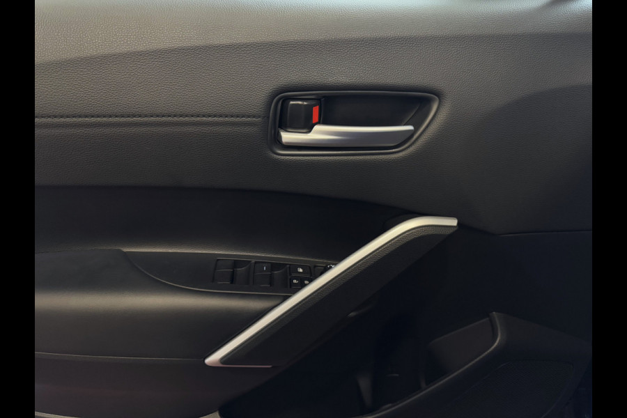 Toyota Corolla Cross 12/2024 HYBRID 140 STYLE LED KEYLESS CARPLAY NAVI CAMERA STOEL/STUUR VERW. ELEK.KLEP ADAP CRUISE PDC ✅ Top Auto's Wijchen , Al 30 Jaar verkoop van Toyota , Type's Launch / Executive / Dynamic / First Edition / Business / Zowel Phev / Hev / Benzine / met fabrieksgarantie ✅