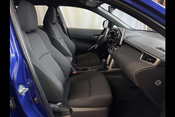 Toyota Corolla Cross 12/2024 HYBRID 140 STYLE LED KEYLESS CARPLAY NAVI CAMERA STOEL/STUUR VERW. ELEK.KLEP ADAP CRUISE PDC ✅ Top Auto's Wijchen , Al 30 Jaar verkoop van Toyota , Type's Launch / Executive / Dynamic / First Edition / Business / Zowel Phev / Hev / Benzine / met fabrieksgarantie ✅