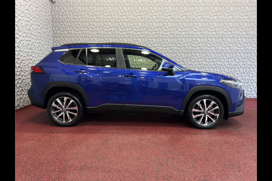 Toyota Corolla Cross 12/2024 HYBRID 140 STYLE LED KEYLESS CARPLAY NAVI CAMERA STOEL/STUUR VERW. ELEK.KLEP ADAP CRUISE PDC ✅ Top Auto's Wijchen , Al 30 Jaar verkoop van Toyota , Type's Launch / Executive / Dynamic / First Edition / Business / Zowel Phev / Hev / Benzine / met fabrieksgarantie ✅