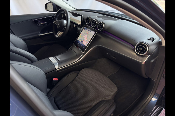 Mercedes-Benz C-Klasse 300e 313PK PHEV 12/2024 AVANTGARDE TREKHAAK HALF LEER CAMERA ELEK/STOEL/VERWARMD 12/2024 PHEV PLUG IN HYBRIDE phev