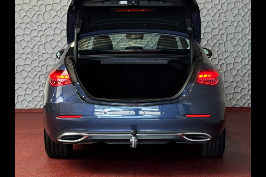 Mercedes-Benz C-Klasse 300e 313PK PHEV 12/2024 AVANTGARDE TREKHAAK HALF LEER CAMERA ELEK/STOEL/VERWARMD 12/2024 PHEV PLUG IN HYBRIDE phev