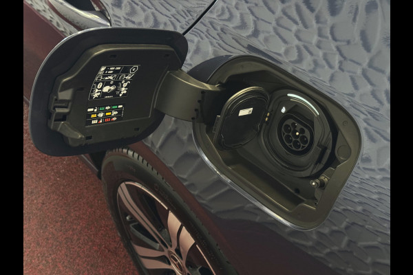 Mercedes-Benz C-Klasse 300e 313PK PHEV 12/2024 AVANTGARDE TREKHAAK HALF LEER CAMERA ELEK/STOEL/VERWARMD 12/2024 PHEV PLUG IN HYBRIDE phev