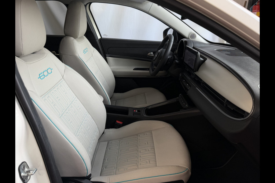 Fiat 600 1.2 HYBRID LA PRIMA LEER MASSAGE ELEK.STOEL CAMERA CARPLAY ADAP.CRUISE STOELVERW. ELEK.KLEP 18''LMV ✅ Top Auto Fiat Wijchen , 30 Jaar ervaring in Fiat , Wij leveren de : Icon / La Prima / Pop / Sport . Urban / Benzine / Hybrid . Met Fabrieksgarantie ✅