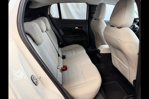 Fiat 600 1.2 HYBRID LA PRIMA LEER MASSAGE ELEK.STOEL CAMERA CARPLAY ADAP.CRUISE STOELVERW. ELEK.KLEP 18''LMV ✅ Top Auto Fiat Wijchen , 30 Jaar ervaring in Fiat , Wij leveren de : Icon / La Prima / Pop / Sport . Urban / Benzine / Hybrid . Met Fabrieksgarantie ✅