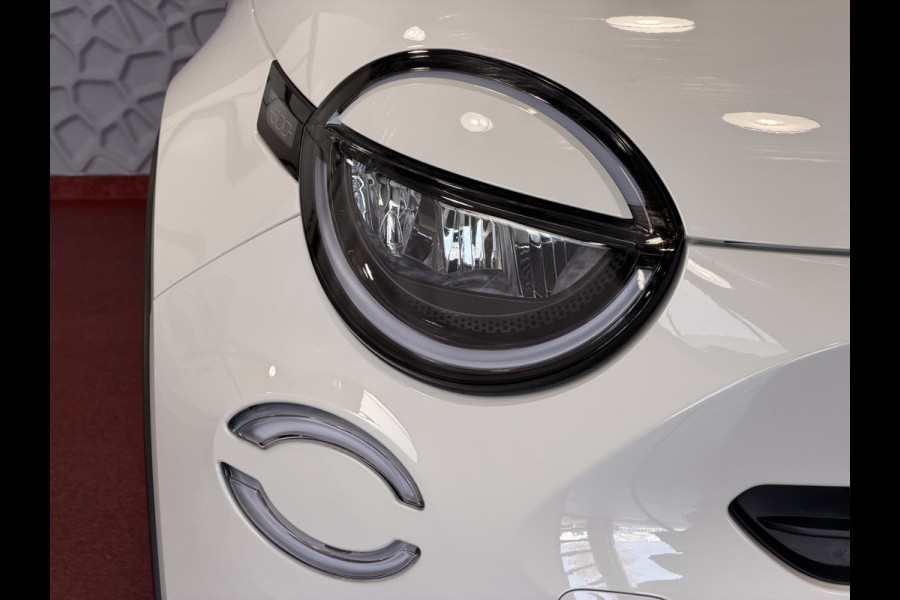 Fiat 600 1.2 HYBRID LA PRIMA LEER MASSAGE ELEK.STOEL CAMERA CARPLAY ADAP.CRUISE STOELVERW. ELEK.KLEP 18''LMV ✅ Top Auto Fiat Wijchen , 30 Jaar ervaring in Fiat , Wij leveren de : Icon / La Prima / Pop / Sport . Urban / Benzine / Hybrid . Met Fabrieksgarantie ✅