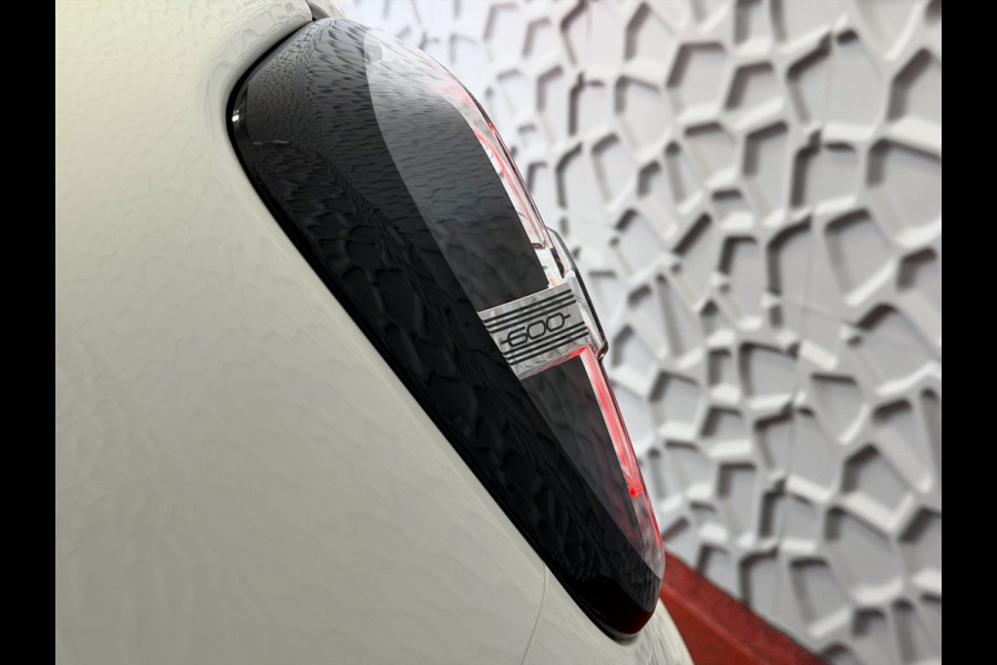 Fiat 600 1.2 HYBRID LA PRIMA LEER MASSAGE ELEK.STOEL CAMERA CARPLAY ADAP.CRUISE STOELVERW. ELEK.KLEP 18''LMV ✅ Top Auto Fiat Wijchen , 30 Jaar ervaring in Fiat , Wij leveren de : Icon / La Prima / Pop / Sport . Urban / Benzine / Hybrid . Met Fabrieksgarantie ✅