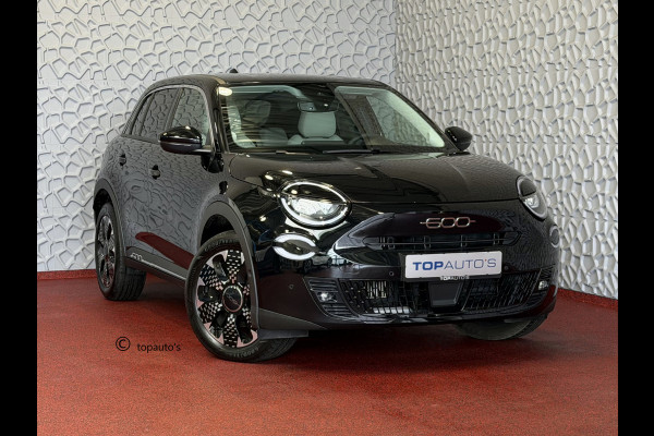 Fiat 600 1.2 Hybrid • La Prima • Leer • Massage • Elek. Stoelen • Camera • CarPlay • ACC • Stoelverw. • Elek. Klep • 18" LMV ✅ Top Auto Fiat Wijchen , 30 Jaar ervaring in Fiat , Wij leveren de : Icon / La Prima / Pop / Sport . Urban / Benzine / Hybrid . Met Fabrieksgarantie ✅