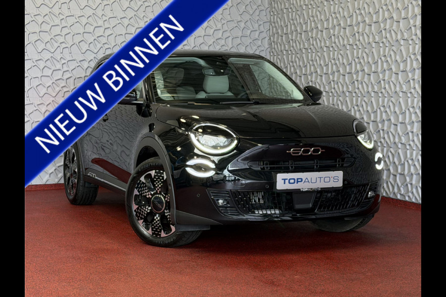 Fiat 600 1.2 HYBRID LA PRIMA CAMERA CARPLAY ADAP.CRUISE STOELVERW. ELEK.KLEP LEER MASSAGE ELEK.STOEL 18''LMV ✅ Top Auto Fiat Wijchen , 30 Jaar ervaring in Fiat , Wij leveren de : Icon / La Prima / Pop / Sport . Urban / Benzine / Hybrid . Met Fabrieksgarantie ✅