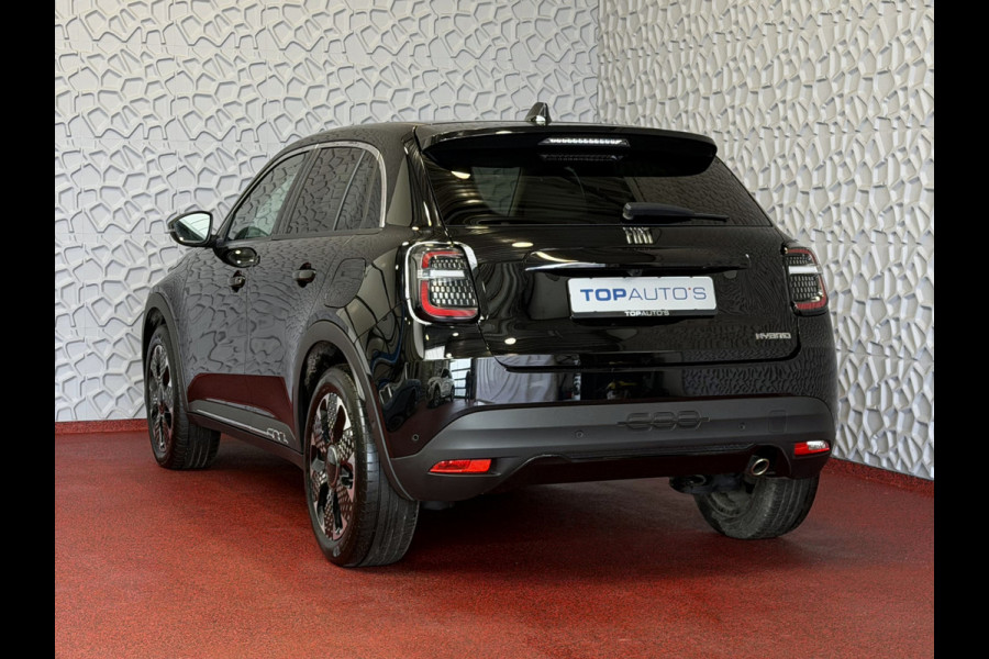 Fiat 600 1.2 HYBRID LA PRIMA CAMERA CARPLAY ADAP.CRUISE STOELVERW. ELEK.KLEP LEER MASSAGE ELEK.STOEL 18''LMV ✅ Top Auto Fiat Wijchen , 30 Jaar ervaring in Fiat , Wij leveren de : Icon / La Prima / Pop / Sport . Urban / Benzine / Hybrid . Met Fabrieksgarantie ✅