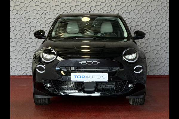 Fiat 600 1.2 HYBRID LA PRIMA CAMERA CARPLAY ADAP.CRUISE STOELVERW. ELEK.KLEP LEER MASSAGE ELEK.STOEL 18''LMV ✅ Top Auto Fiat Wijchen , 30 Jaar ervaring in Fiat , Wij leveren de : Icon / La Prima / Pop / Sport . Urban / Benzine / Hybrid . Met Fabrieksgarantie ✅