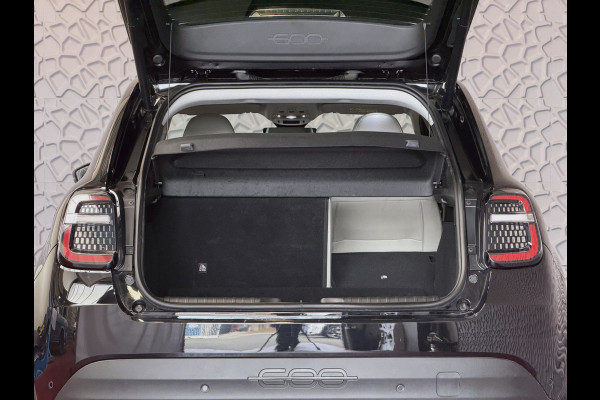 Fiat 600 1.2 HYBRID LA PRIMA CAMERA CARPLAY ADAP.CRUISE STOELVERW. ELEK.KLEP LEER MASSAGE ELEK.STOEL 18''LMV ✅ Top Auto Fiat Wijchen , 30 Jaar ervaring in Fiat , Wij leveren de : Icon / La Prima / Pop / Sport . Urban / Benzine / Hybrid . Met Fabrieksgarantie ✅