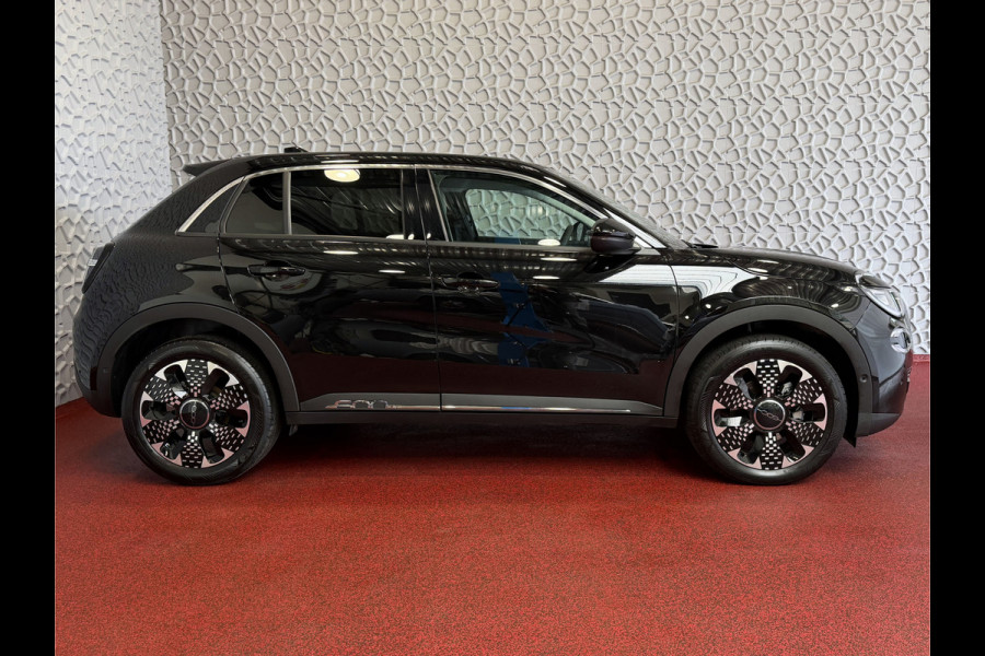 Fiat 600 1.2 HYBRID LA PRIMA CAMERA CARPLAY ADAP.CRUISE STOELVERW. ELEK.KLEP LEER MASSAGE ELEK.STOEL 18''LMV ✅ Top Auto Fiat Wijchen , 30 Jaar ervaring in Fiat , Wij leveren de : Icon / La Prima / Pop / Sport . Urban / Benzine / Hybrid . Met Fabrieksgarantie ✅