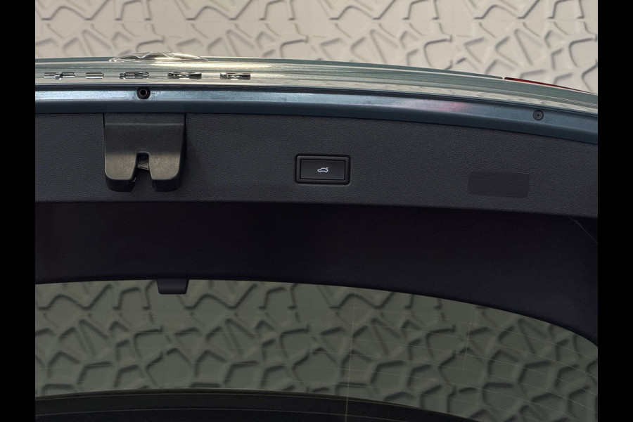 Volkswagen T-Roc 1.5 TSI 150PK R-LINE PANORAMA BLACKLINE EVO IQ LIGHT ALCANTARA ELEK.KLEP CARPLAY STOEL/STUUR VERW. 19"LMV VIR.COCKPIT 07/2025 ✅Top Auto's Wijchen , 30 Jaar Specialist in Volkswagen  : Alle Type's : R-Line Edition / Style / First Edition / Highline / Life , Zowel PHEV / HEV / MHEV / Benzine ✅