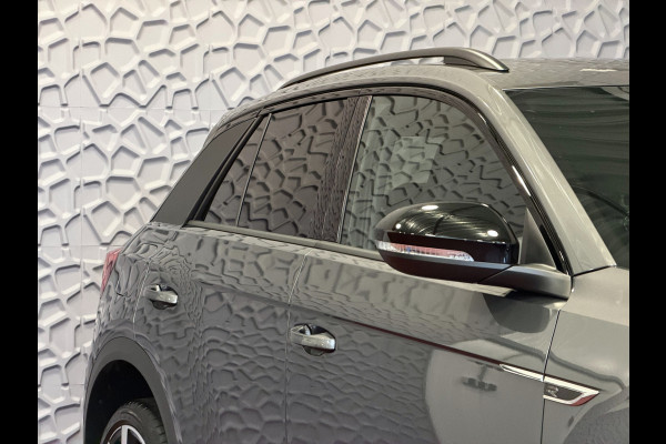 Volkswagen T-Roc 1.5 TSI 150PK R-LINE EVO IQ LIGHT PANO ALCANTARA ELEK.KLEP CARPLAY STOEL/STUUR VERW. 19"LMV VIR.COCKPIT 06/25 ✅Top Auto's Wijchen , 30 Jaar Specialist in Volkswagen  : Alle Type's : R-Line Edition / Style / First Edition / Highline / Life , Zowel PHEV / HEV / MHEV / Benzine ✅