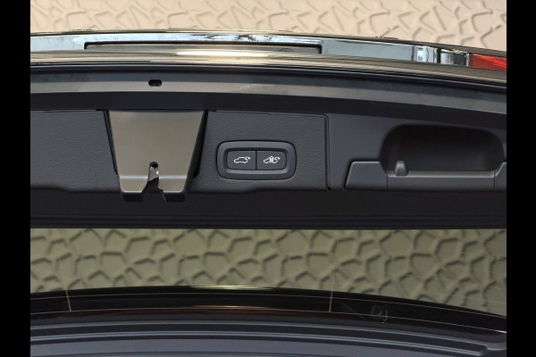 Volvo XC60 2.0 T6 AWD PLUS BLACK EDITION NIEUWSTE MODEL SCHUIFDAK HARMAN KARDON LEER PHEV Plug in Hybrid ✅ Top Auto's Wijchen ,  Altijd een Ruim aanbod van Volvo's i  BUSINESS / CORE / BRIGHT / DARK / ULTRA DARK / PLUS DARK / BLACK EDITION  / ESSENTIAL / T6 / T8 ✅