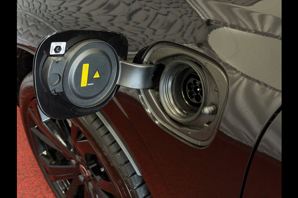 Volvo XC60 2.0 T6 AWD PLUS BLACK EDITION NIEUWSTE MODEL SCHUIFDAK HARMAN KARDON LEER PHEV Plug in Hybrid ✅ Top Auto's Wijchen ,  Altijd een Ruim aanbod van Volvo's i  BUSINESS / CORE / BRIGHT / DARK / ULTRA DARK / PLUS DARK / BLACK EDITION  / ESSENTIAL / T6 / T8 ✅