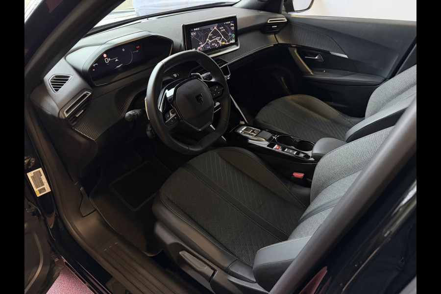 Peugeot 2008 1.2 HYBRID 145e ALLURE CARPLAY I-COCKPIT NAVI ADAP.CRUISE ✅Top Auto's Wijchen , 30 Jaar Specialist in Peugeot : Alle Type's : Style / GT / GT-Line / Allure / Business / Active / Zowel PHEV / HEV / MHEV / Benzine ✅