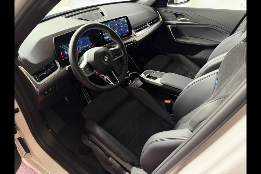 BMW X1 SDRIVE M-SPORT SHADOW LINE NAVI LED ELEK.KLEP ADAP.CRUISE LEER/ALCANTARA CAMERA M-SPORT INTERIEUR / EXTERIEUR ✅ Top Auto's. Al 30 Jaar uw Bmw Specialist in ,  BMW M / M Sport / PHEV / HEV / Hybrid / Mhev / 25e / 30e / xDrive25e // xDrive30e / sDrive18i / sDrive20i / sDrive23i ✅