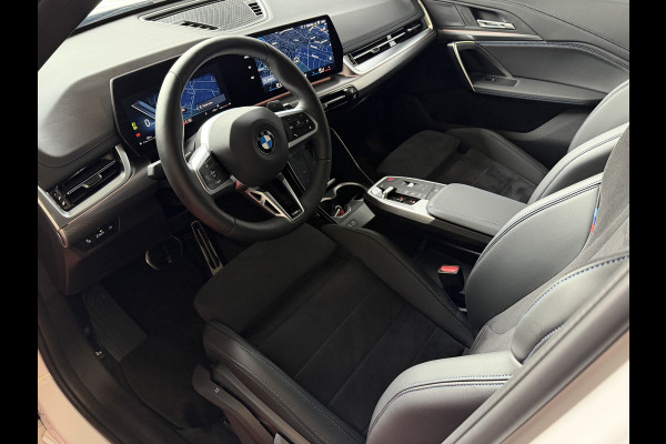 BMW X1 SDRIVE M-SPORT SHADOW LINE NAVI LED ELEK.KLEP ADAP.CRUISE LEER/ALCANTARA CAMERA M-SPORT INTERIEUR / EXTERIEUR ✅ Top Auto's. Al 30 Jaar uw Bmw Specialist in ,  BMW M / M Sport / PHEV / HEV / Hybrid / Mhev / 25e / 30e / xDrive25e // xDrive30e / sDrive18i / sDrive20i / sDrive23i ✅