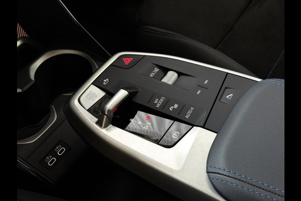 BMW X1 SDRIVE M-SPORT SHADOW LINE NAVI LED ELEK.KLEP ADAP.CRUISE LEER/ALCANTARA CAMERA M-SPORT INTERIEUR / EXTERIEUR ✅ Top Auto's. Al 30 Jaar uw Bmw Specialist in ,  BMW M / M Sport / PHEV / HEV / Hybrid / Mhev / 25e / 30e / xDrive25e // xDrive30e / sDrive18i / sDrive20i / sDrive23i ✅