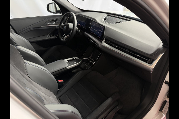 BMW X1 SDRIVE M-SPORT SHADOW LINE NAVI LED ELEK.KLEP ADAP.CRUISE LEER/ALCANTARA CAMERA M-SPORT INTERIEUR / EXTERIEUR ✅ Top Auto's. Al 30 Jaar uw Bmw Specialist in ,  BMW M / M Sport / PHEV / HEV / Hybrid / Mhev / 25e / 30e / xDrive25e // xDrive30e / sDrive18i / sDrive20i / sDrive23i ✅