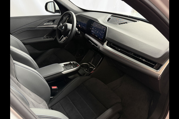 BMW X1 SDRIVE M-SPORT SHADOW LINE NAVI LED ELEK.KLEP ADAP.CRUISE LEER/ALCANTARA CAMERA M-SPORT INTERIEUR / EXTERIEUR ✅ Top Auto's. Al 30 Jaar uw Bmw Specialist in ,  BMW M / M Sport / PHEV / HEV / Hybrid / Mhev / 25e / 30e / xDrive25e // xDrive30e / sDrive18i / sDrive20i / sDrive23i ✅