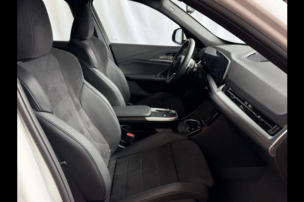 BMW X1 SDRIVE M-SPORT SHADOW LINE NAVI LED ELEK.KLEP ADAP.CRUISE LEER/ALCANTARA CAMERA M-SPORT INTERIEUR / EXTERIEUR ✅ Top Auto's. Al 30 Jaar uw Bmw Specialist in ,  BMW M / M Sport / PHEV / HEV / Hybrid / Mhev / 25e / 30e / xDrive25e // xDrive30e / sDrive18i / sDrive20i / sDrive23i ✅