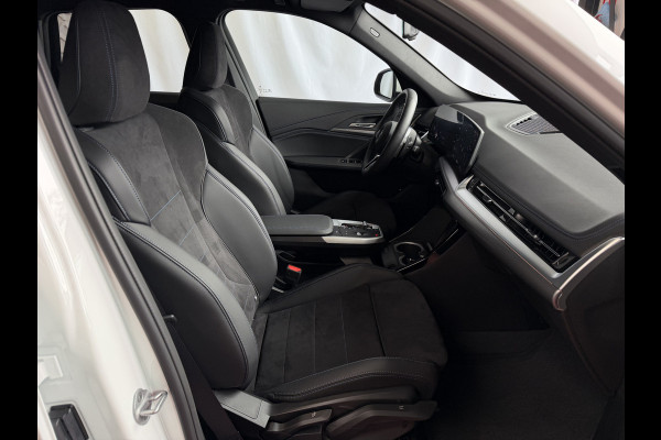 BMW X1 SDRIVE M-SPORT SHADOW LINE NAVI LED ELEK.KLEP ADAP.CRUISE LEER/ALCANTARA CAMERA M-SPORT INTERIEUR / EXTERIEUR ✅ Top Auto's. Al 30 Jaar uw Bmw Specialist in ,  BMW M / M Sport / PHEV / HEV / Hybrid / Mhev / 25e / 30e / xDrive25e // xDrive30e / sDrive18i / sDrive20i / sDrive23i ✅