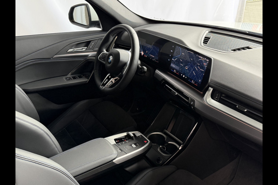 BMW X1 SDRIVE M-SPORT SHADOW LINE NAVI LED ELEK.KLEP ADAP.CRUISE LEER/ALCANTARA CAMERA M-SPORT INTERIEUR / EXTERIEUR ✅ Top Auto's. Al 30 Jaar uw Bmw Specialist in ,  BMW M / M Sport / PHEV / HEV / Hybrid / Mhev / 25e / 30e / xDrive25e // xDrive30e / sDrive18i / sDrive20i / sDrive23i ✅