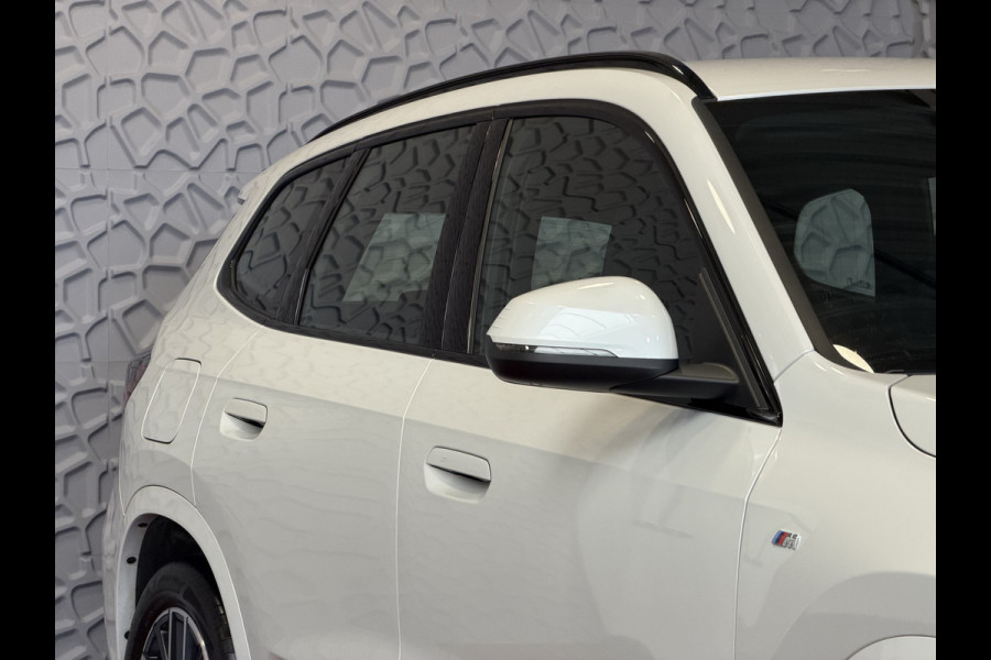 BMW X1 SDRIVE M-SPORT SHADOW LINE NAVI LED ELEK.KLEP ADAP.CRUISE LEER/ALCANTARA CAMERA M-SPORT INTERIEUR / EXTERIEUR ✅ Top Auto's. Al 30 Jaar uw Bmw Specialist in ,  BMW M / M Sport / PHEV / HEV / Hybrid / Mhev / 25e / 30e / xDrive25e // xDrive30e / sDrive18i / sDrive20i / sDrive23i ✅