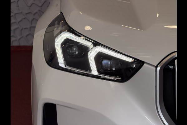 BMW X1 SDRIVE M-SPORT SHADOW LINE NAVI LED ELEK.KLEP ADAP.CRUISE LEER/ALCANTARA CAMERA M-SPORT INTERIEUR / EXTERIEUR ✅ Top Auto's. Al 30 Jaar uw Bmw Specialist in ,  BMW M / M Sport / PHEV / HEV / Hybrid / Mhev / 25e / 30e / xDrive25e // xDrive30e / sDrive18i / sDrive20i / sDrive23i ✅