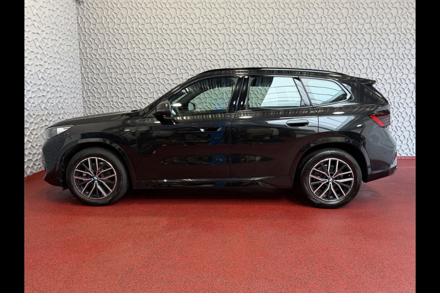 BMW X1 SDRIVE M-SPORT SHADOW LINE NAVI LED ELEK.KLEP CRUISE LEER/ALCANTARA CAMERA M-SPORT INTERIEUR / EXTERIEUR ✅ Top Auto's. Al 30 Jaar uw Bmw Specialist in ,  BMW M / M Sport / PHEV / HEV / Hybrid / Mhev / 25e / 30e / xDrive25e // xDrive30e / sDrive18i / sDrive20i / sDrive23i ✅