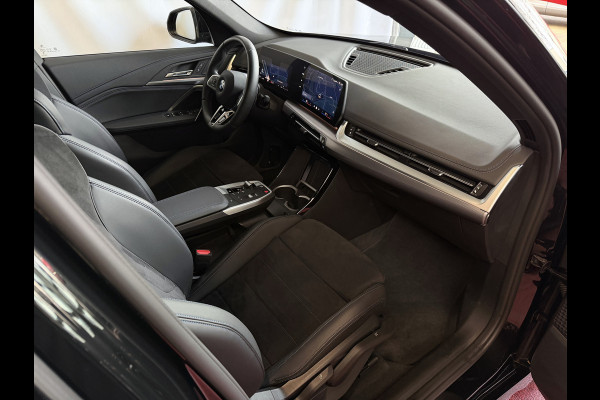 BMW X1 SDRIVE M-SPORT SHADOW LINE NAVI LED ELEK.KLEP CRUISE LEER/ALCANTARA CAMERA M-SPORT INTERIEUR / EXTERIEUR ✅ Top Auto's. Al 30 Jaar uw Bmw Specialist in ,  BMW M / M Sport / PHEV / HEV / Hybrid / Mhev / 25e / 30e / xDrive25e // xDrive30e / sDrive18i / sDrive20i / sDrive23i ✅