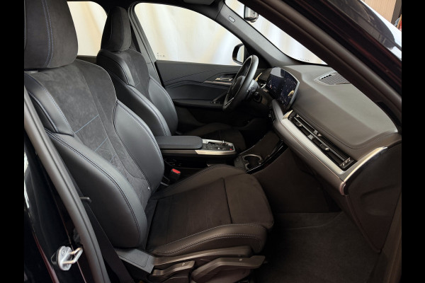 BMW X1 SDRIVE M-SPORT SHADOW LINE NAVI LED ELEK.KLEP CRUISE LEER/ALCANTARA CAMERA M-SPORT INTERIEUR / EXTERIEUR ✅ Top Auto's. Al 30 Jaar uw Bmw Specialist in ,  BMW M / M Sport / PHEV / HEV / Hybrid / Mhev / 25e / 30e / xDrive25e // xDrive30e / sDrive18i / sDrive20i / sDrive23i ✅