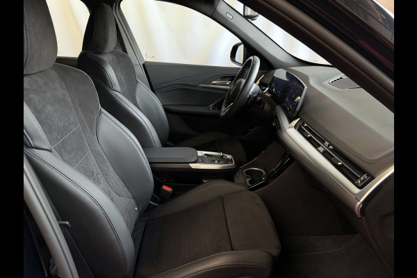 BMW X1 SDRIVE M-SPORT SHADOW LINE NAVI LED ELEK.KLEP CRUISE LEER/ALCANTARA CAMERA M-SPORT INTERIEUR / EXTERIEUR ✅ Top Auto's. Al 30 Jaar uw Bmw Specialist in ,  BMW M / M Sport / PHEV / HEV / Hybrid / Mhev / 25e / 30e / xDrive25e // xDrive30e / sDrive18i / sDrive20i / sDrive23i ✅