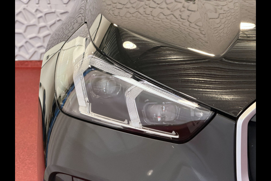 BMW X1 SDRIVE M-SPORT SHADOW LINE NAVI LED ELEK.KLEP CRUISE LEER/ALCANTARA CAMERA M-SPORT INTERIEUR / EXTERIEUR ✅ Top Auto's. Al 30 Jaar uw Bmw Specialist in ,  BMW M / M Sport / PHEV / HEV / Hybrid / Mhev / 25e / 30e / xDrive25e // xDrive30e / sDrive18i / sDrive20i / sDrive23i ✅