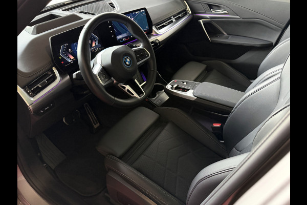 BMW X1 XDRIVE 25E M-SPORT LED PANO.SCHUIFDAK HEADUP ELEK.KLEP NAVI 360.CAM STOELVERW M-SHADOW LINE ELEK.STOEL ZWARTE.HEMEL 06/2025 PHEV PLUG IN HYBRID AWD 4X4 4WD ✅ Top Auto's. Al 30 Jaar uw Bmw Specialist in ,  BMW M / M Sport / PHEV / HEV / Hybrid / Mhev / 25e / 30e / xDrive25e // xDrive30e / sDrive18i / sDrive20i / sDrive23i ✅