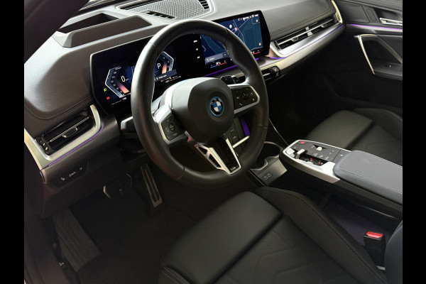 BMW X1 XDRIVE 25E M-SPORT LED PANO.SCHUIFDAK HEADUP ELEK.KLEP NAVI 360.CAM STOELVERW M-SHADOW LINE ELEK.STOEL ZWARTE.HEMEL 06/2025 PHEV PLUG IN HYBRID AWD 4X4 4WD ✅ Top Auto's. Al 30 Jaar uw Bmw Specialist in ,  BMW M / M Sport / PHEV / HEV / Hybrid / Mhev / 25e / 30e / xDrive25e // xDrive30e / sDrive18i / sDrive20i / sDrive23i ✅