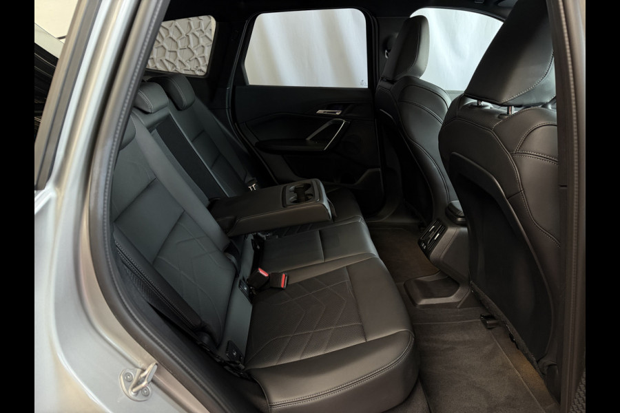 BMW X1 XDRIVE 25E M-SPORT LED PANO.SCHUIFDAK HEADUP ELEK.KLEP NAVI 360.CAM STOELVERW M-SHADOW LINE ELEK.STOEL ZWARTE.HEMEL 06/2025 PHEV PLUG IN HYBRID AWD 4X4 4WD ✅ Top Auto's. Al 30 Jaar uw Bmw Specialist in ,  BMW M / M Sport / PHEV / HEV / Hybrid / Mhev / 25e / 30e / xDrive25e // xDrive30e / sDrive18i / sDrive20i / sDrive23i ✅