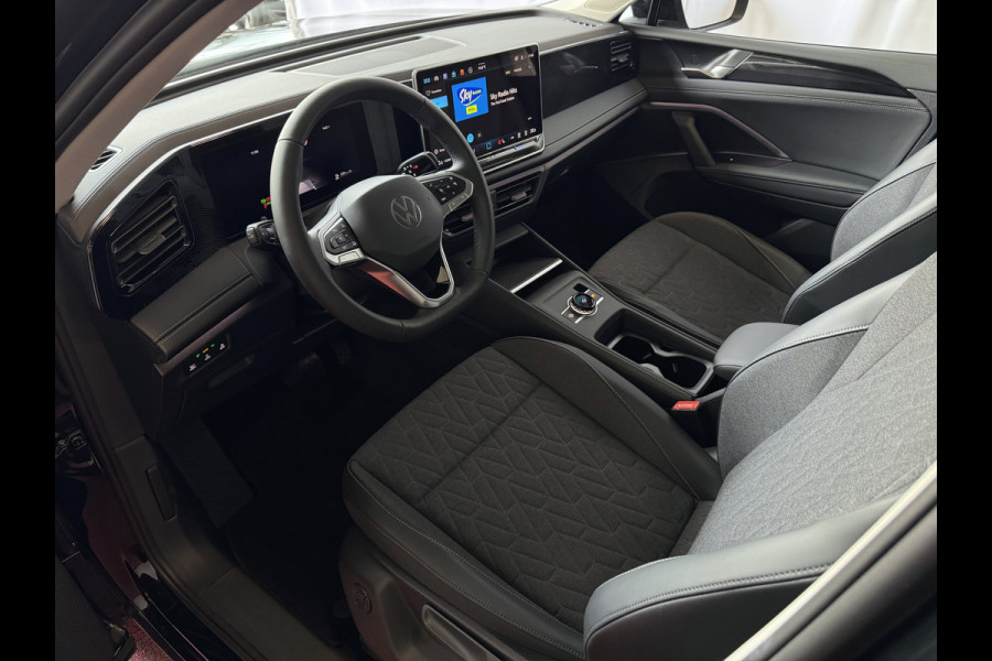 Volkswagen Tiguan 1.5 TSI BENZINE AUTO ZONDER STEKKER 150PK DSG ✅ NIEUWE AUTO✅ TREKHAAK IQ.LED CARPLAY NAVI ELEK.KLEP STOEL/STUUR VERW LED 10/2025 BENZINE ✅Top Auto's Wijchen , 30 Jaar Specialist in Volkswagen  : Alle Type's : R-Line Edition / Style / First Edition / Highline / Life , Zowel PHEV / HEV / MHEV / Benzine ✅