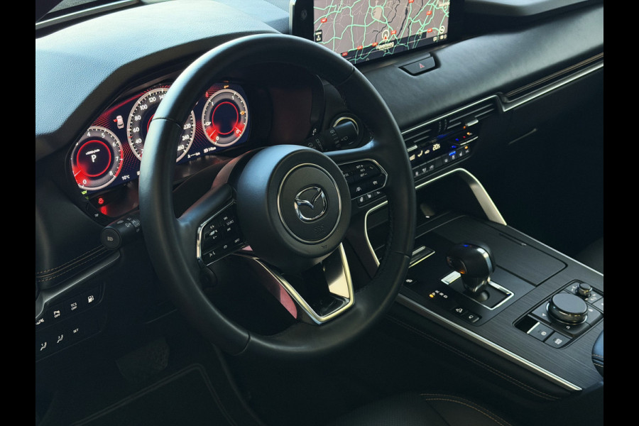 Mazda CX-60 2.5 e-SkyActiv PHEV HOMURA ELEK.STOEL PANO SCHUIFDAK STOEL/STUUR.VERW/VENTILATIE HEADUP AWD 4X4 4WD ✅ Top Auto's Wijchen. Al 30 Jaar verkoop van Mazda , Alle Modellen PHEV / HEV / BENZINE✅